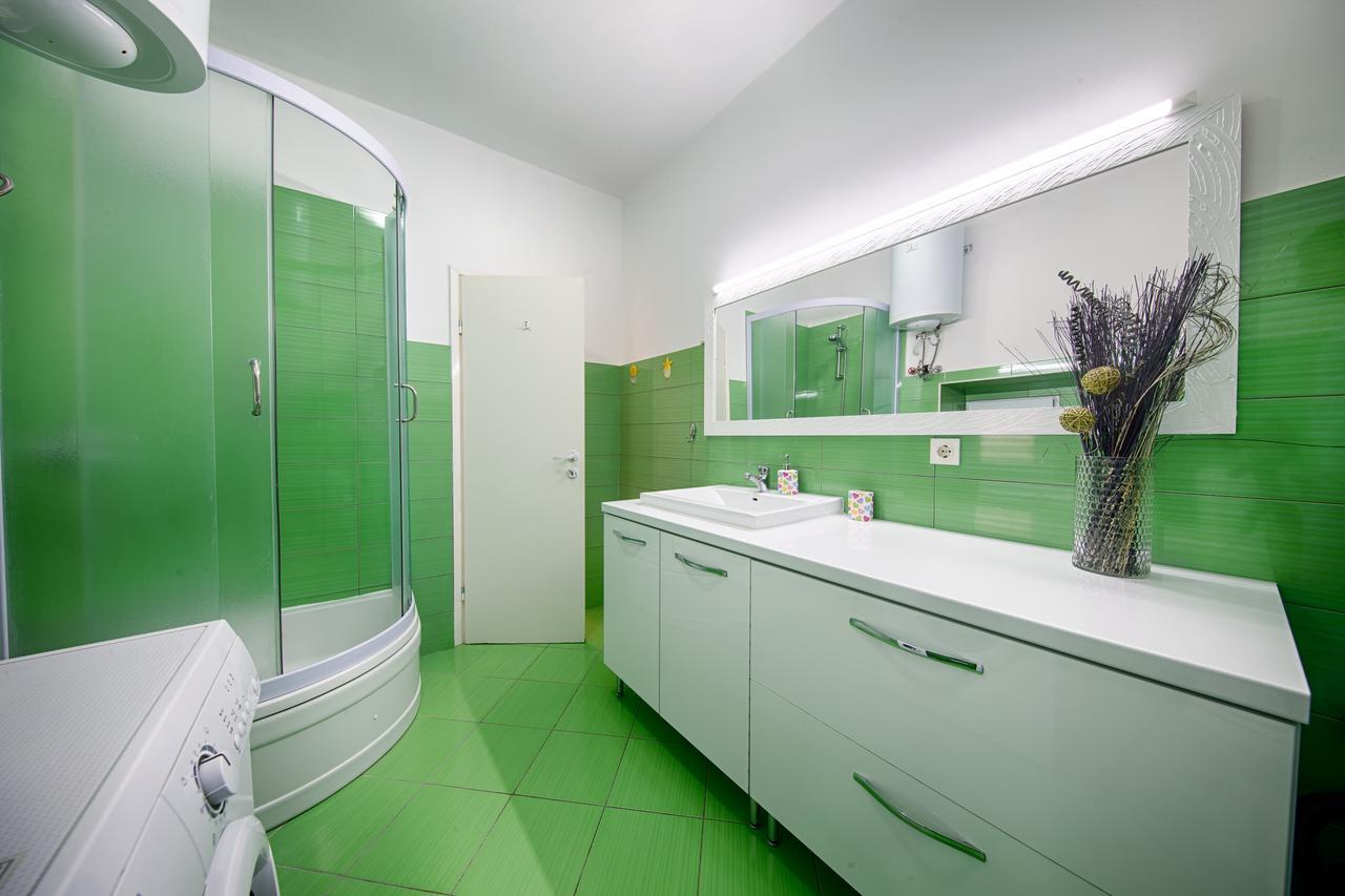 Apartment Jure Vis Zewnętrze zdjęcie