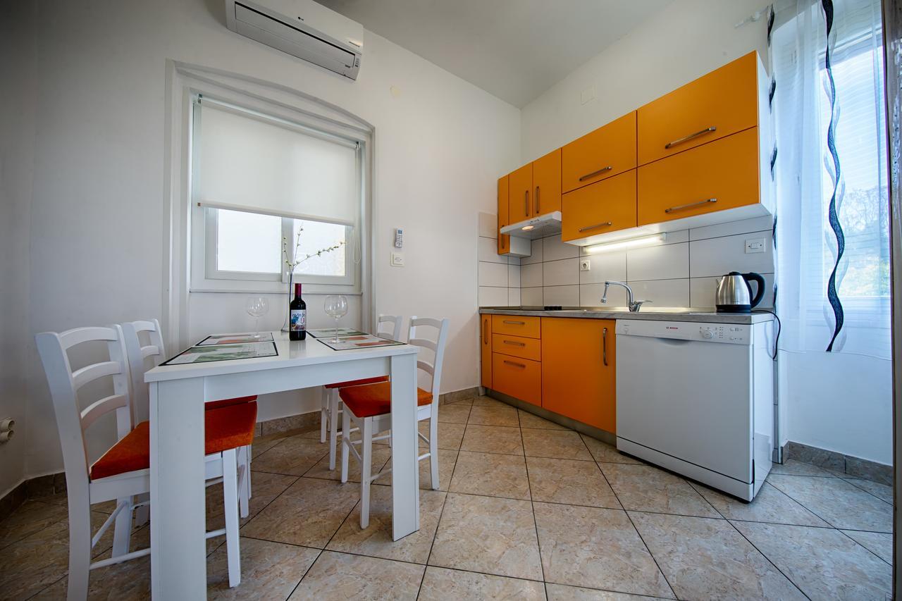 Apartment Jure Vis Zewnętrze zdjęcie