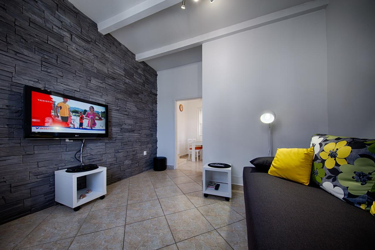 Apartment Jure Vis Zewnętrze zdjęcie