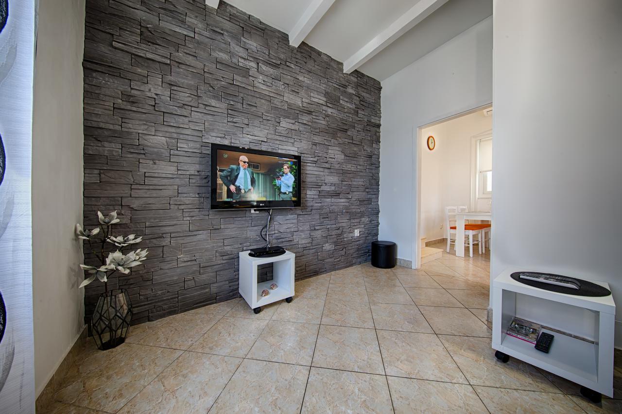 Apartment Jure Vis Zewnętrze zdjęcie